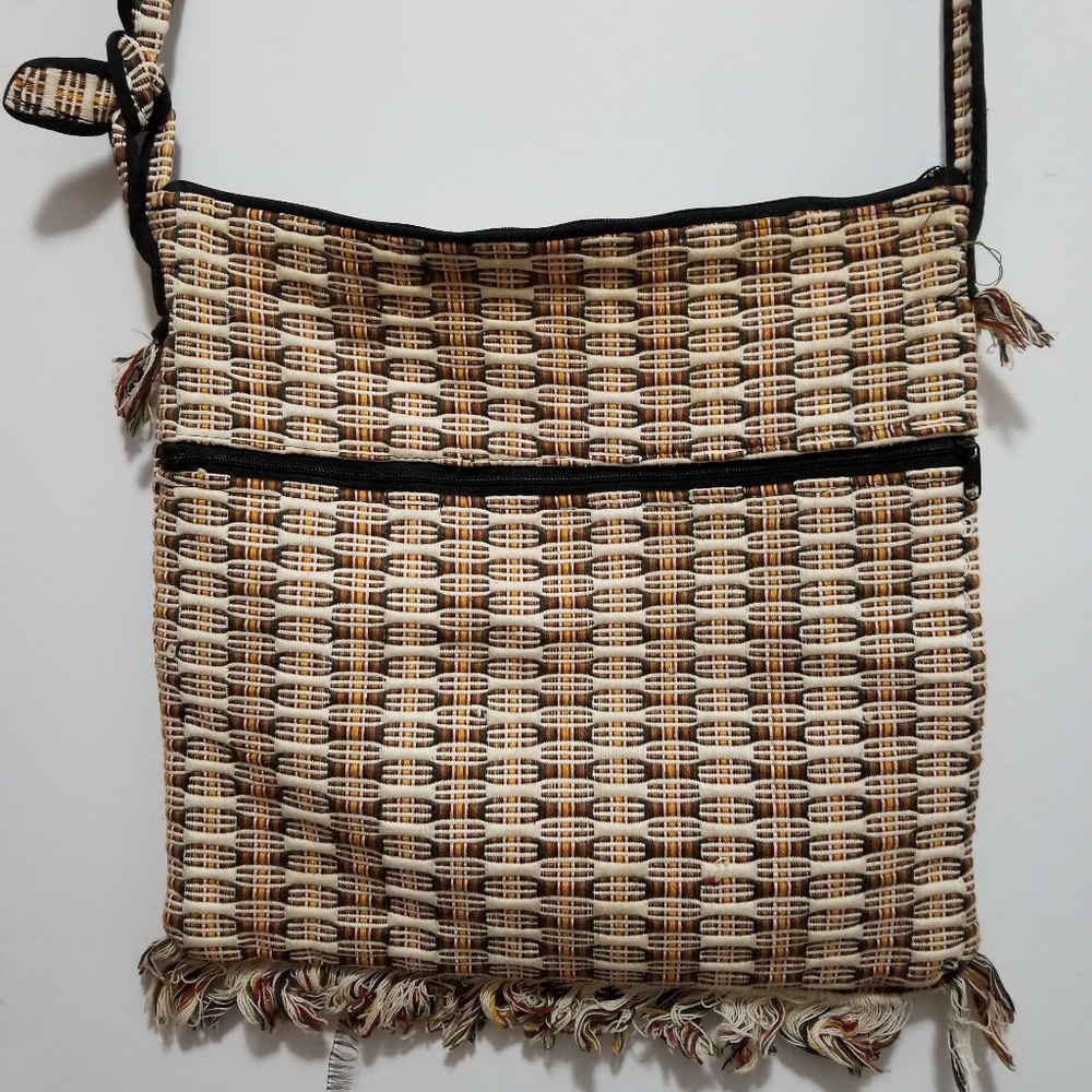 Textured crossbody or shoulder bag